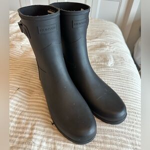 Hunter Original Refined Short Rain Boots – Women’s Size 11